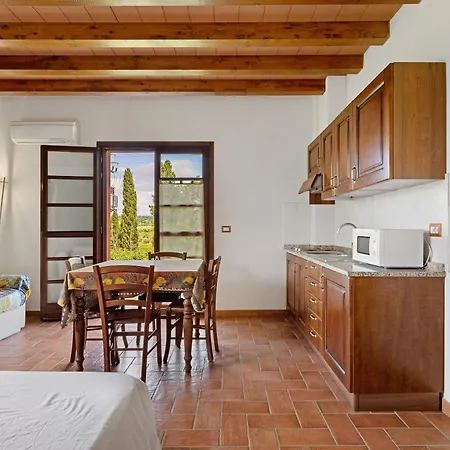 Aparthotel La Bettola Tavern Rooms Restaurant Montopoli in Val d'Arno