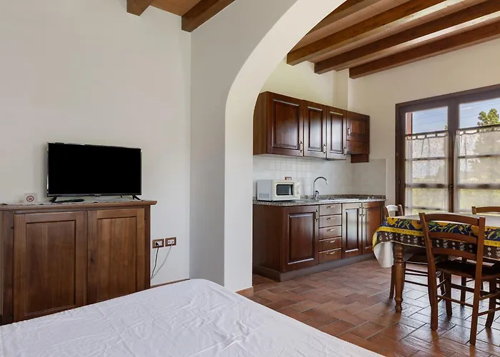 La Bettola Tavern Restaurant Lejlighedshotel 3*